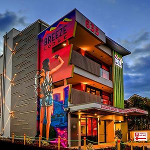 Breeze Lodge